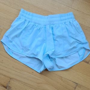 Lululemon hotty hot short II 2.5"